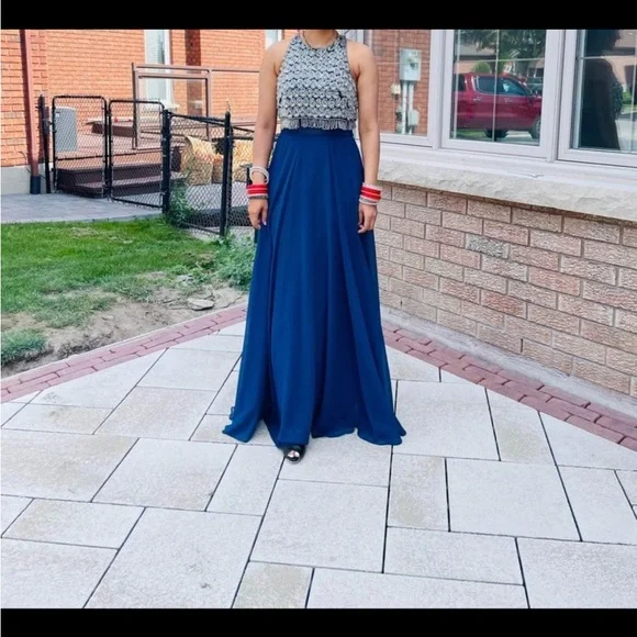 Colour: blue - Picture 2 of 2